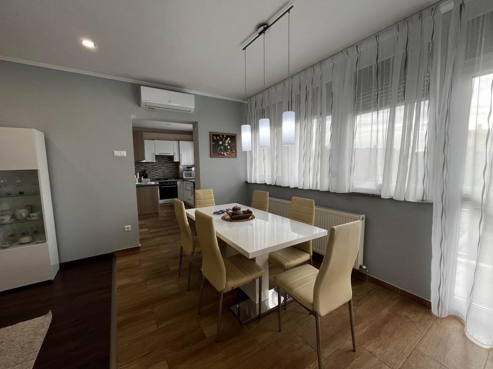 Modern Two Bedroom Flat With Balcony Lenti Esterno foto